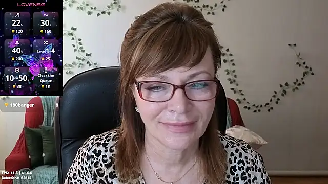 Snapshot of Miss_Moren chatting on 07-12-26, 05:52 Miss Moren online show from 07-12-26, 05:52