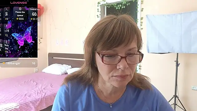 Snapshot of Miss_Moren chatting on 07-10-26, 05:40 Miss Moren online show from 07-10-26, 05:40