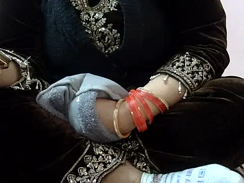 Housewife12 online show from 01-08-26, 07:14