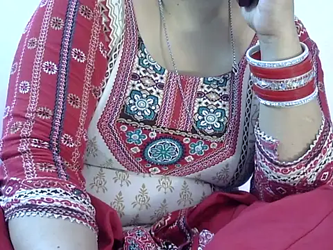 Snapshot of Housewife12 chatting on 10-04-25, 06:48 Housewife12 online show from 10-04-25, 06:48