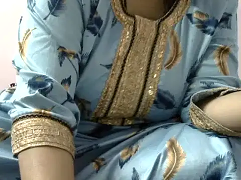 Snapshot of Housewife12 chatting on 03-07-25, 07:16 Housewife12 online show from 03-07-25, 07:16