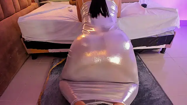 victoriaroyce1 online show from 11-28-25, 01:11