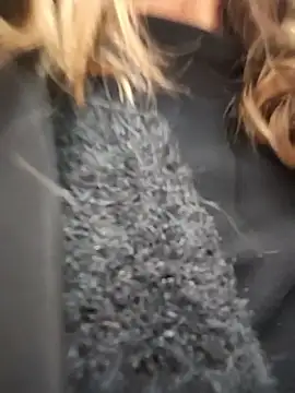 Snapshot of sansan2411 chatting on 02-11-26, 11:43 sansan2411 online show from 02-11-26, 11:43