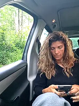 Snapshot of sansan2411 chatting on 05-11-26, 04:48 sansan2411 online show from 05-11-26, 04:48
