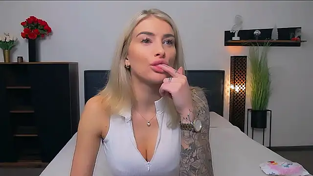 Lia Benini online show from 01-12-26, 10:22