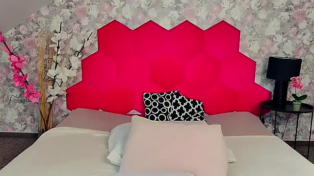 Lia Benini online show from 03-12-26, 01:48