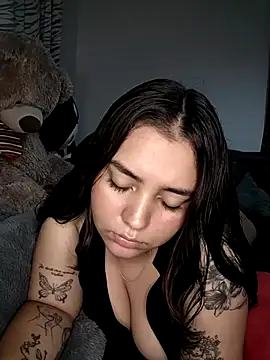 Snapshot of Ema_kraus chatting on 02-16-25, 05:37 Ema kraus online show from 02-16-25, 05:37