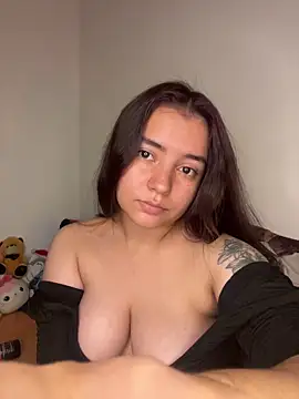 Snapshot of Ema_kraus chatting on 02-12-26, 12:10 Ema kraus online show from 02-12-26, 12:10