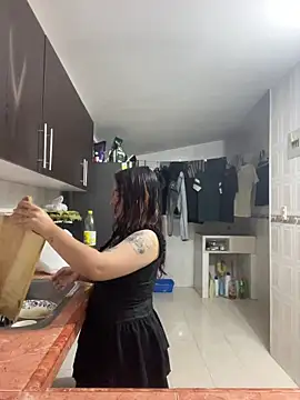 Snapshot of Ema_kraus chatting on 02-18-26, 12:41 Ema kraus online show from 02-18-26, 12:41