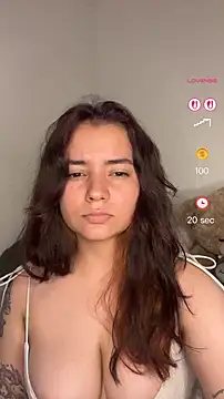 Snapshot of Ema_kraus chatting on 02-14-26, 12:33 Ema kraus online show from 02-14-26, 12:33