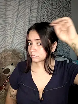 Snapshot of Ema_kraus chatting on 02-01-25, 05:18 Ema kraus online show from 02-01-25, 05:18