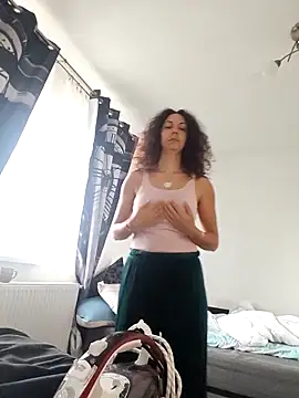 Snapshot of naughty69curls chatting on 11-18-25, 11:13 naughty69curls online show from 11-18-25, 11:13