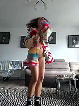 Snapshot of naughty69curls chatting on 11-06-25, 11:03 naughty69curls online show from 11-06-25, 11:03