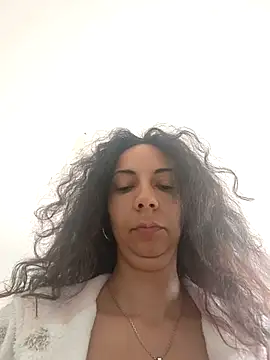 Snapshot of naughty69curls chatting on 11-16-25, 09:03 naughty69curls online show from 11-16-25, 09:03