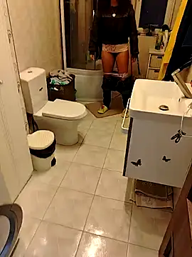 Snapshot of naughty69curls chatting on 12-20-25, 07:06 naughty69curls online show from 12-20-25, 07:06