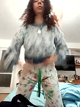 Snapshot of naughty69curls chatting on 01-13-26, 07:40 naughty69curls online show from 01-13-26, 07:40