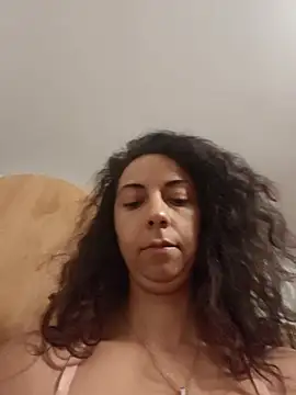 Snapshot of naughty69curls chatting on 09-24-25, 04:57 naughty69curls online show from 09-24-25, 04:57