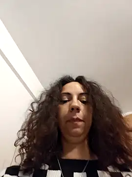 Snapshot of naughty69curls chatting on 10-23-25, 07:45 naughty69curls online show from 10-23-25, 07:45