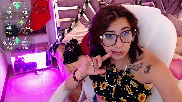 Snapshot of Camilaa1__ chatting on 12-22-24, 03:44 Camilaa1 online show from 12-22-24, 03:44