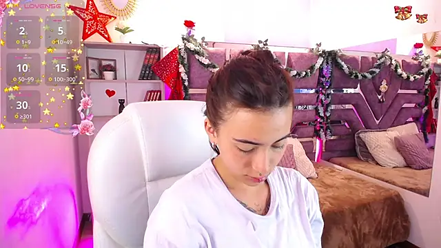 Snapshot of Camilaa1__ chatting on 12-18-24, 04:20 Camilaa1 online show from 12-18-24, 04:20