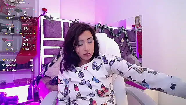 Snapshot of Camilaa1__ chatting on 12-22-24, 06:49 Camilaa1 online show from 12-22-24, 06:49