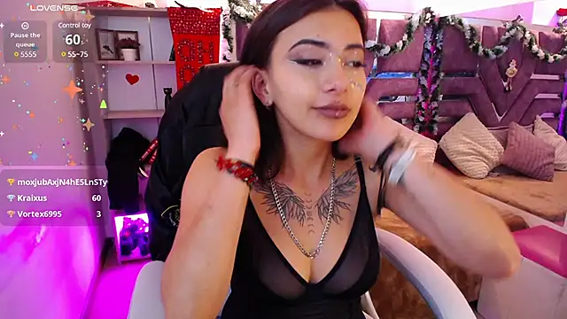 Snapshot of Camilaa1__ chatting on 12-20-24, 05:25 Camilaa1 online show from 12-20-24, 05:25