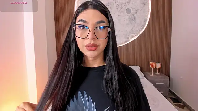 RoseCassie online show from 04-11-26, 03:16