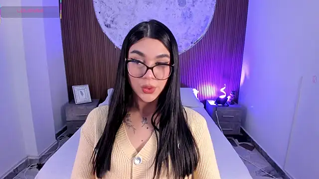 RoseCassie online show from 12-19-25, 01:46