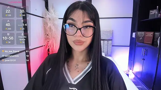 RoseCassie online show from 12-16-25, 01:04