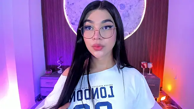 RoseCassie online show from 05-28-26, 02:01