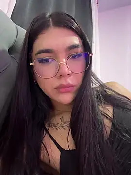 RoseCassie online show from 05-24-26, 01:16