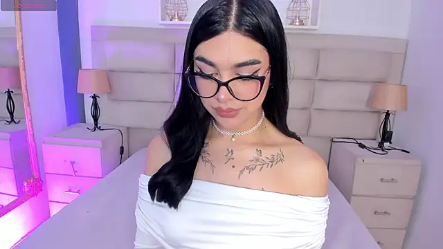 RoseCassie online show from 10-03-25, 01:34