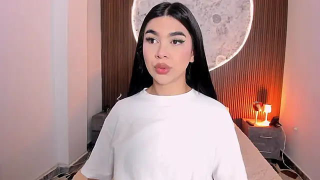 RoseCassie online show from 04-28-26, 01:04