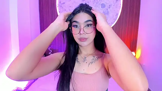 RoseCassie online show from 05-27-26, 01:18