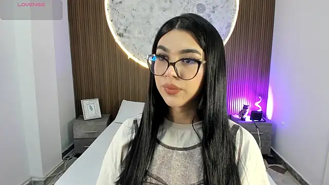 RoseCassie online show from 12-18-25, 01:48