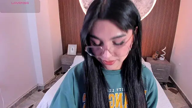 RoseCassie online show from 01-10-26, 01:39