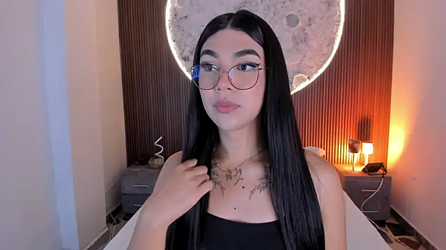 RoseCassie online show from 05-08-26, 01:04