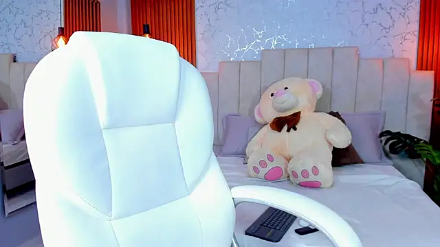 AinaraJimenez online show from 10-11-25, 07:31