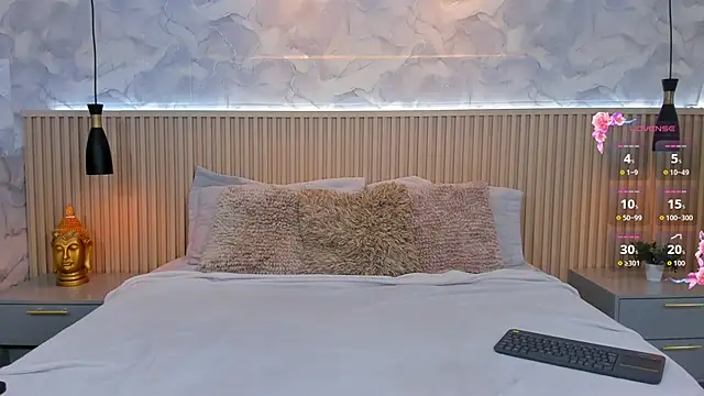 AinaraJimenez online show from 10-27-25, 08:21