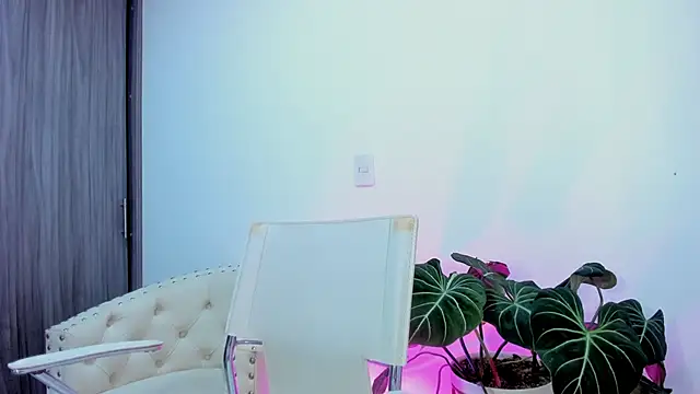 Sara Leblanc online show from 11-26-25, 01:22