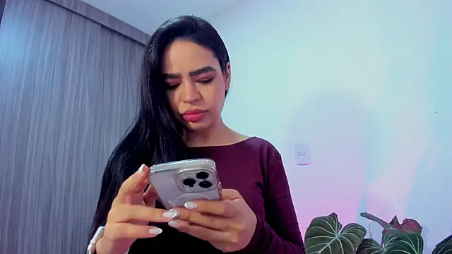 Sara Leblanc online show from 11-21-25, 12:48