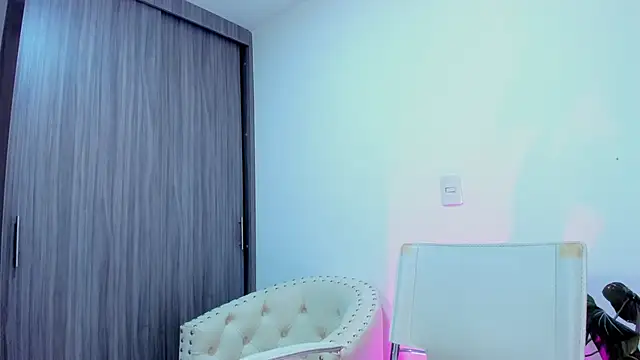 Sara Leblanc online show from 10-14-25, 03:23