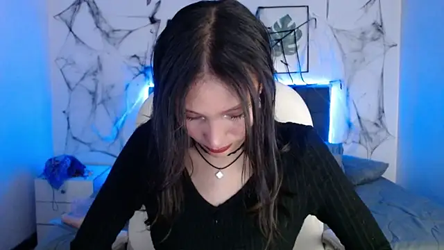 mia collens online show from 10-29-25, 03:38