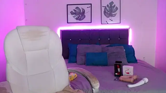 mia collens online show from 11-15-25, 02:48