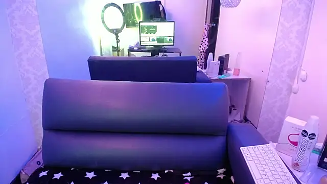 mia collens online show from 02-05-26, 10:49