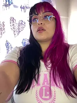 Snapshot of Pinky-Flower chatting on 02-14-25, 09:53 Pinky-Flower online show from 02-14-25, 09:53