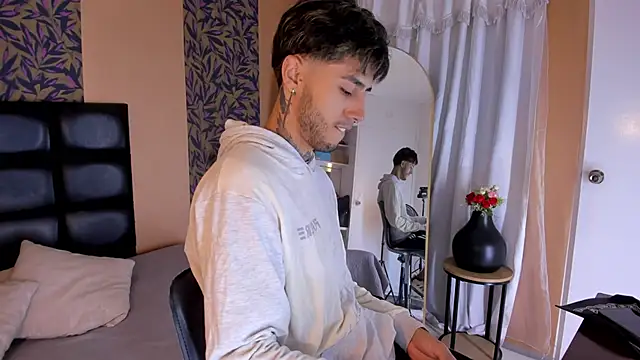 hinata itachi online show from 02-19-26, 03:58