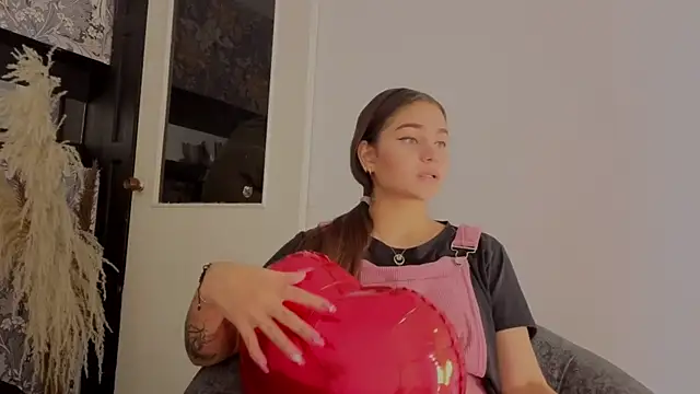 hinata itachi online show from 02-14-26, 04:13