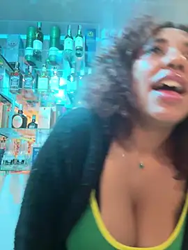 Snapshot of lauraltt chatting on 09-15-25, 01:28 lauraltt online show from 09-15-25, 01:28