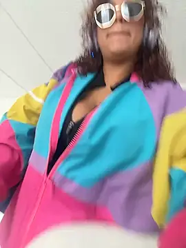 lauraltt online show from 11-10-25, 07:08